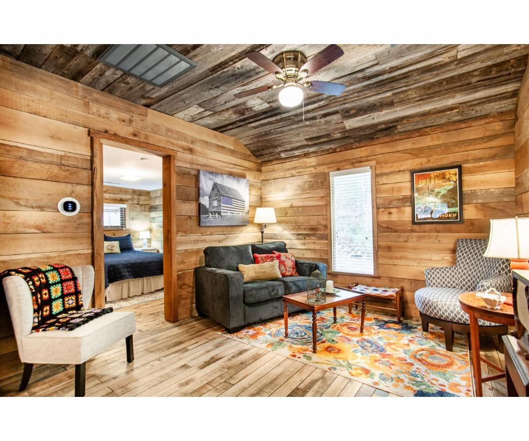 Beary Relaxing Cabin - Rustic With Outdoor Patio タウンゼンド エクステリア 写真