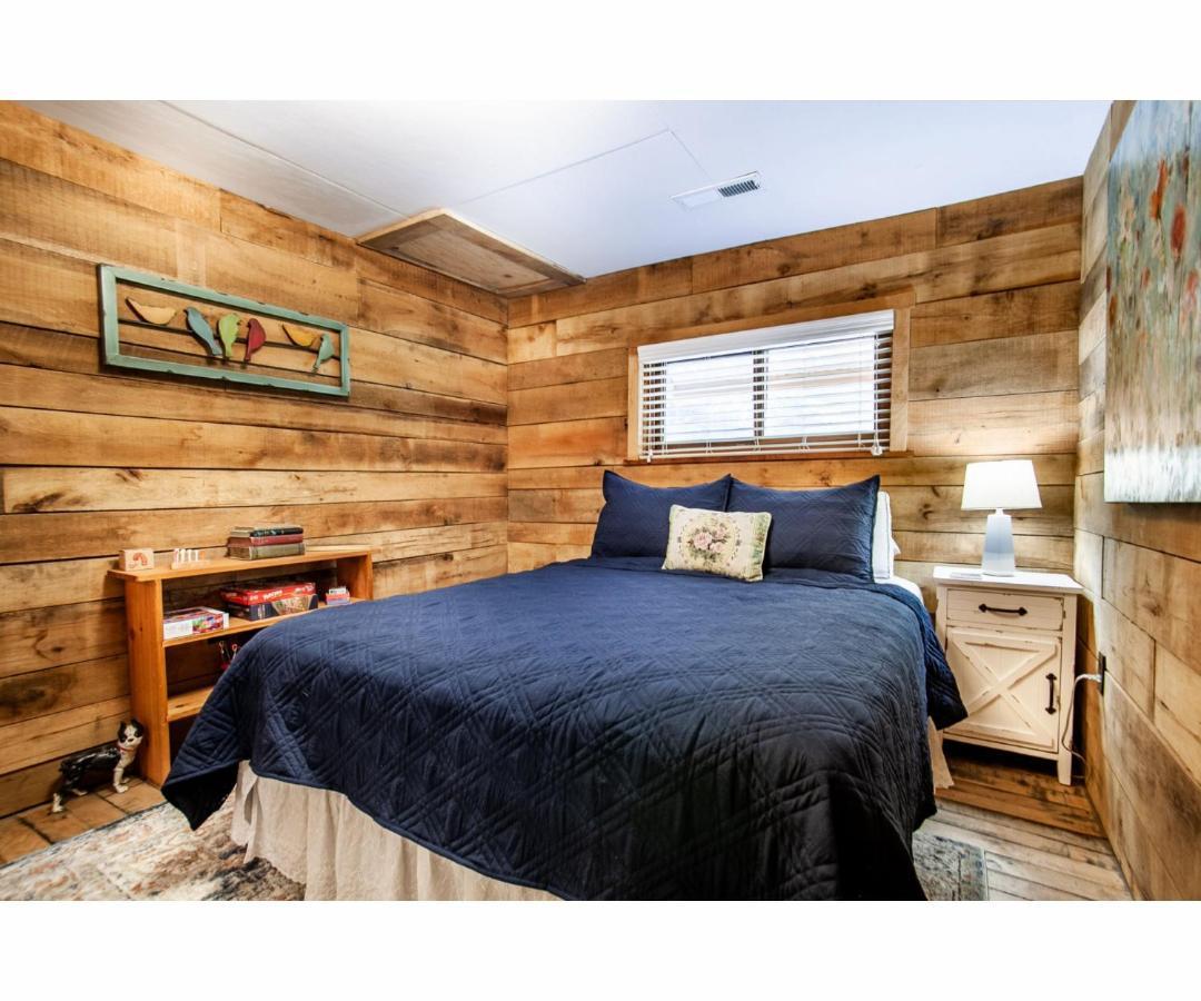 Beary Relaxing Cabin - Rustic With Outdoor Patio タウンゼンド エクステリア 写真