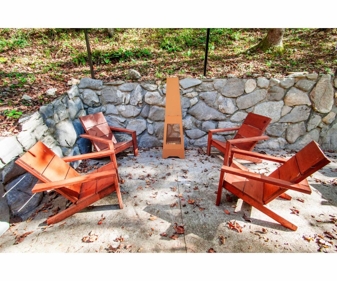 Beary Relaxing Cabin - Rustic With Outdoor Patio タウンゼンド エクステリア 写真