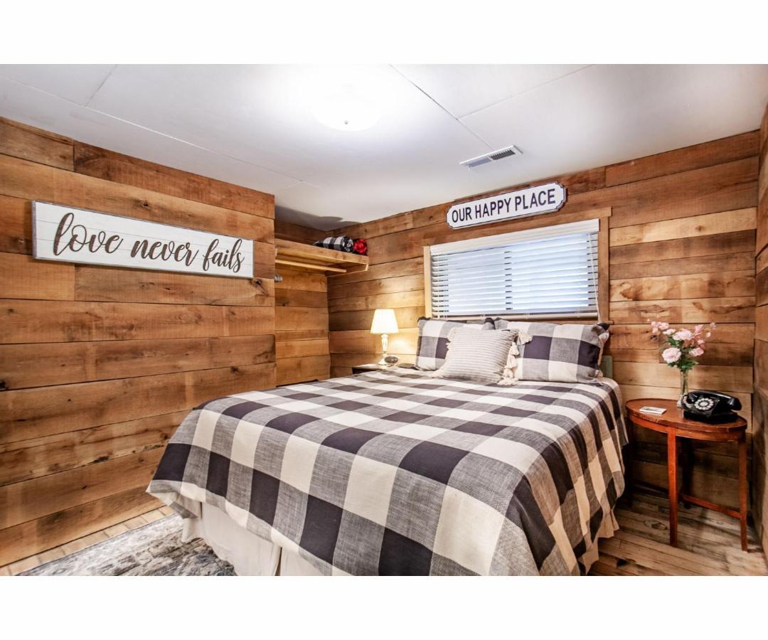 Beary Relaxing Cabin - Rustic With Outdoor Patio タウンゼンド エクステリア 写真