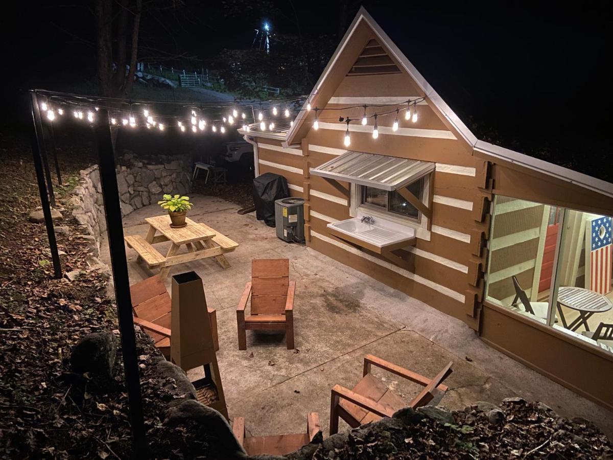 Beary Relaxing Cabin - Rustic With Outdoor Patio タウンゼンド エクステリア 写真
